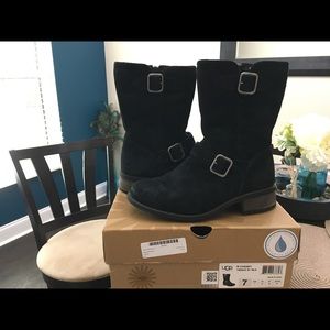 Ugg Chaney Boots - size 7 (barely worn)